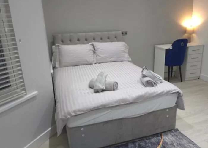 Family Friendly Fully Refurbished 3 Bedroom, 3 Bathroom Property In London