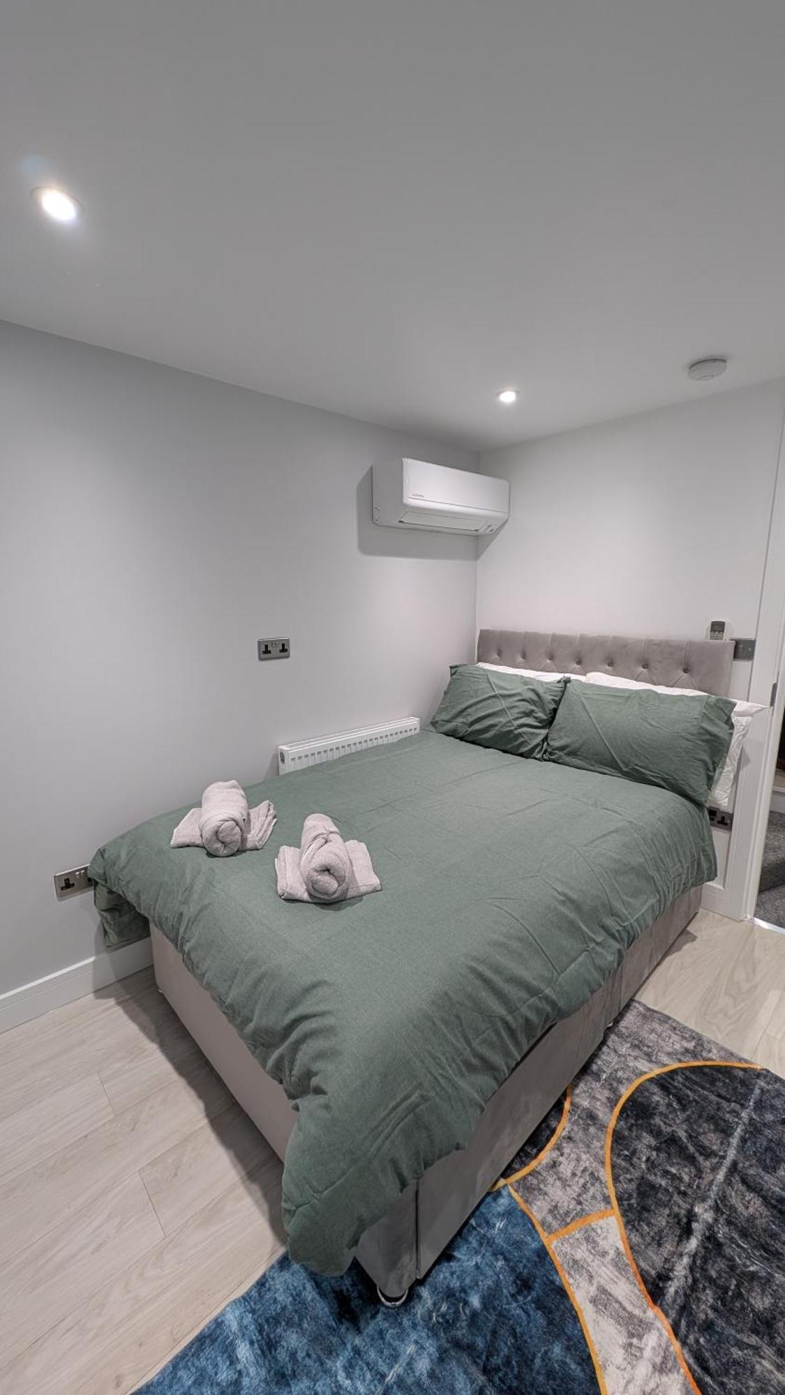Family Friendly Fully Refurbished 3 Bedroom, 3 Bathroom In *