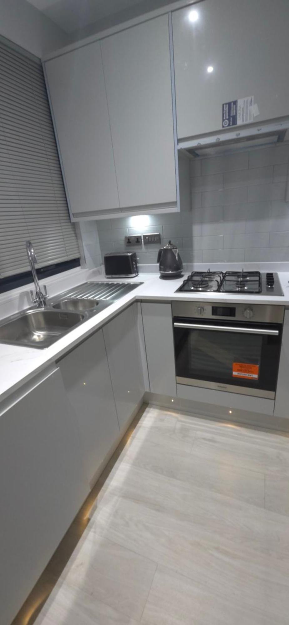 Family Friendly Fully Refurbished 3 Bedroom, 3 Bathroom In Appartamento Londra