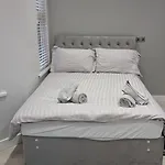 Family Friendly Fully Refurbished 3 Bedroom, 3 Bathroom Property In London