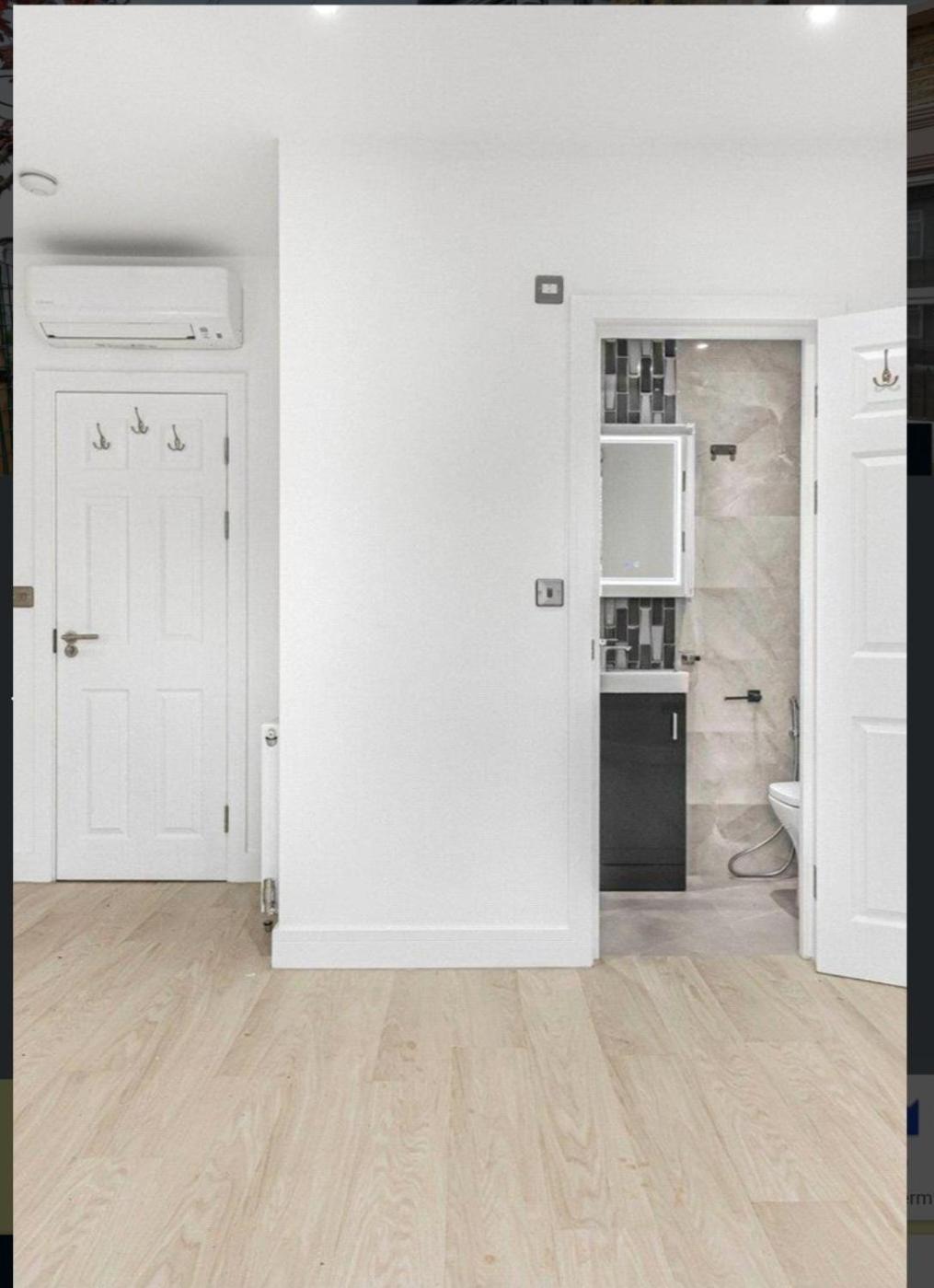 Family Friendly Fully Refurbished 3 Bedroom, 3 Bathroom In Apartment *